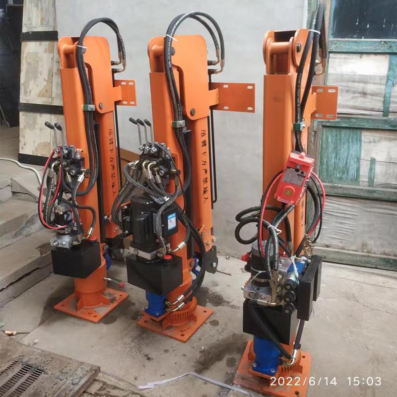 盖州市重汽蓝牌随车吊 3.2吨 国六动力强 液压驱动 农用自卸起重机